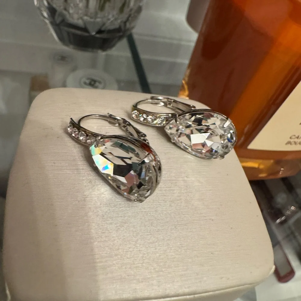 Fragrant Jewels Silver Teardrop Earring - Picture 2 of 2